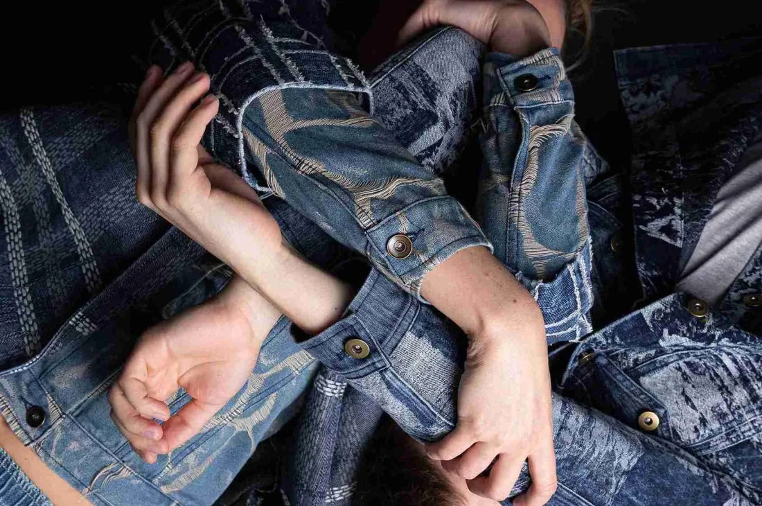 Denim stampato moda con effetti creativi e texture innovative per collezioni fashion