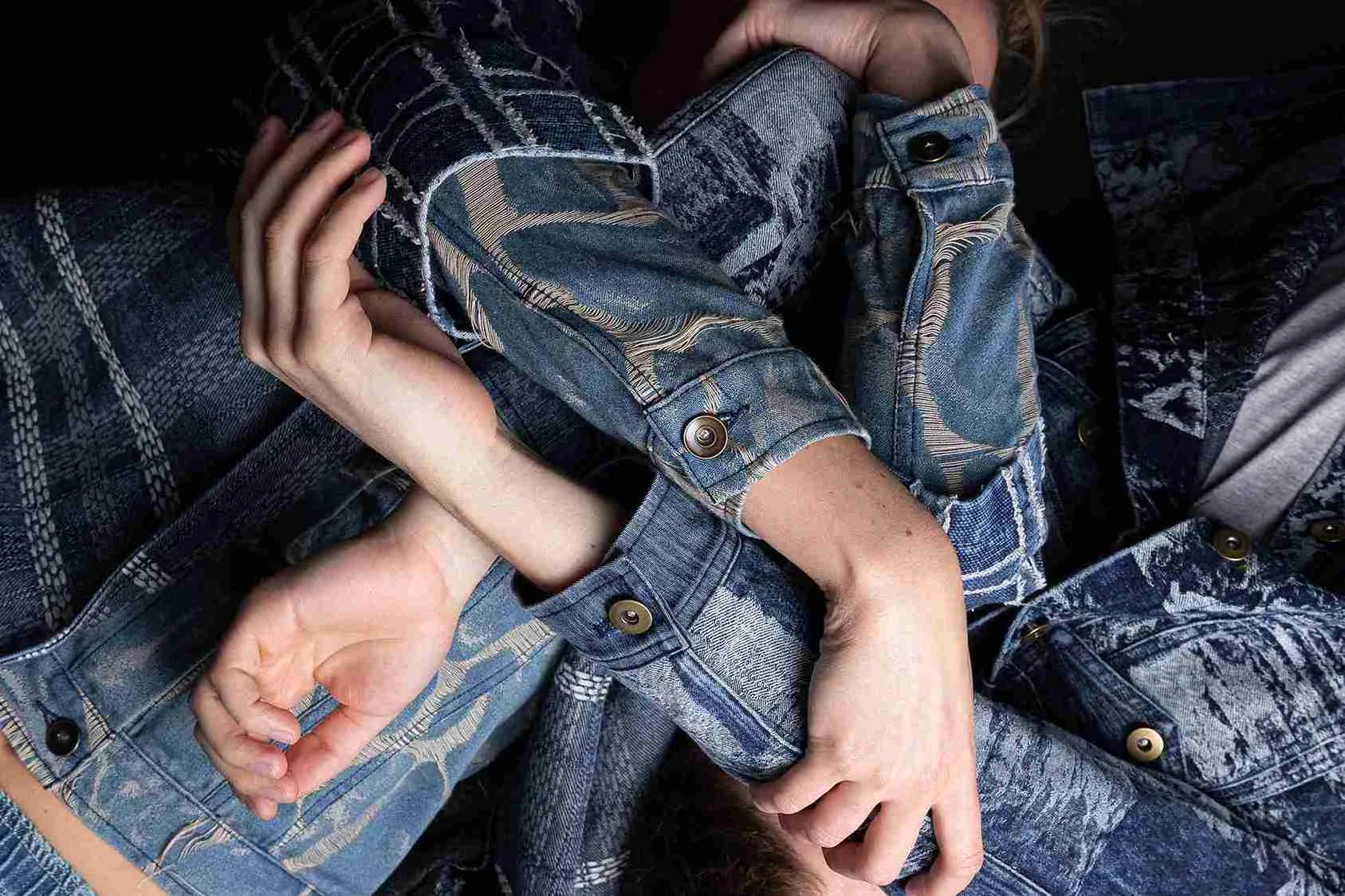 Denim stampato moda con effetti creativi e texture innovative per collezioni fashion